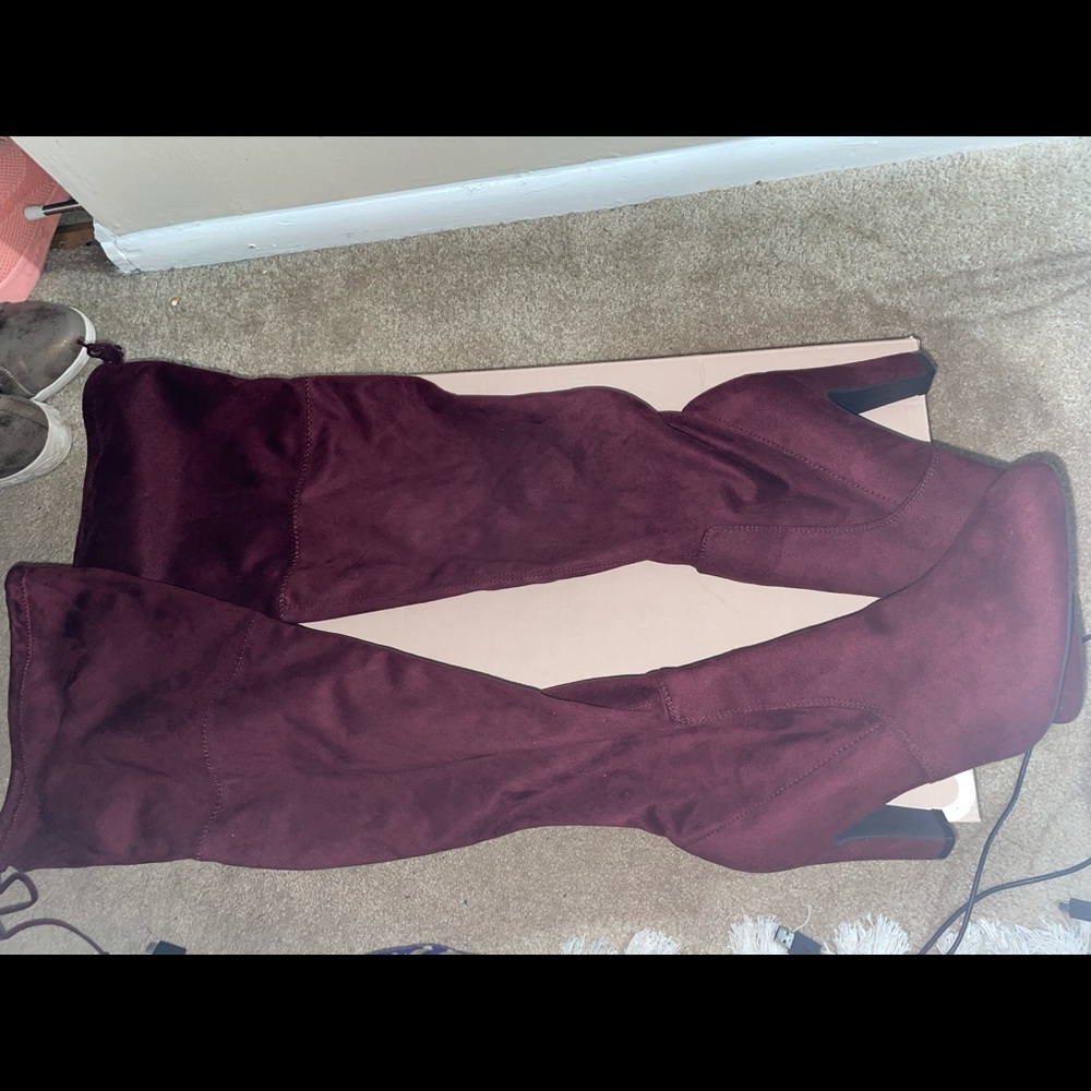 Brand new Burgundy heeled boot